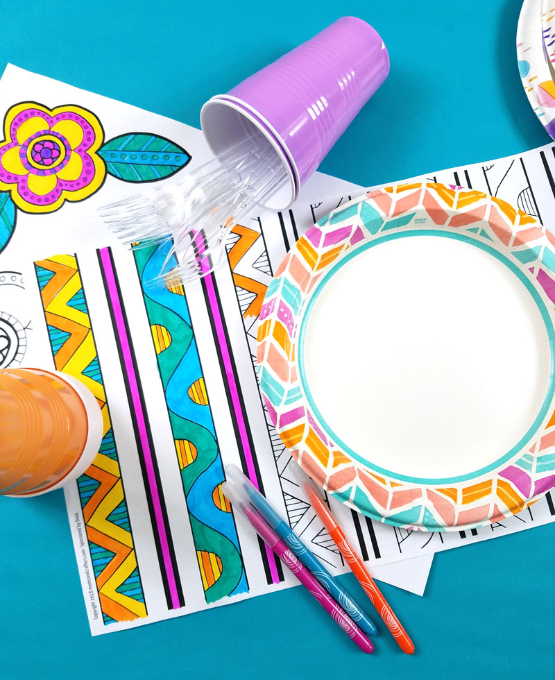 Cool picnic idea: color-in placemats
