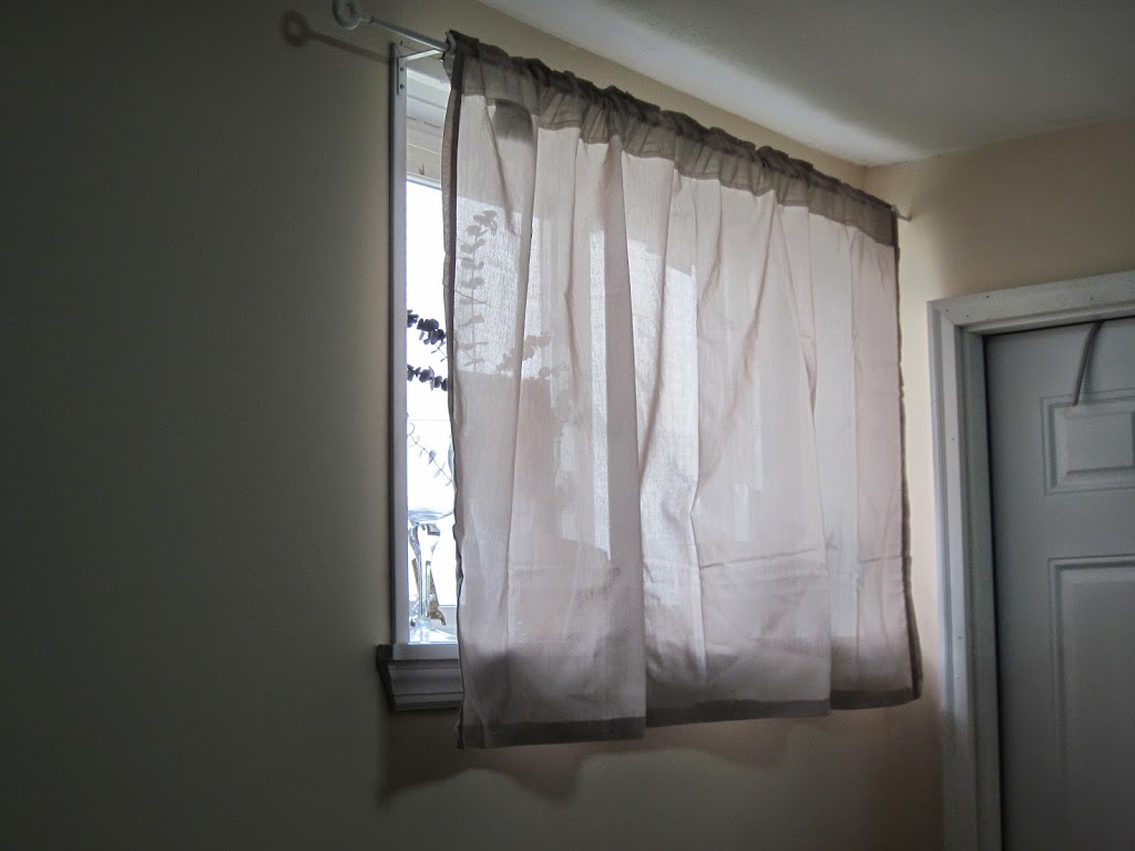 How to use one Curtain for 3 windows