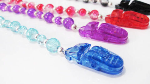 Beaded Pacifier Clip DIY tutorial