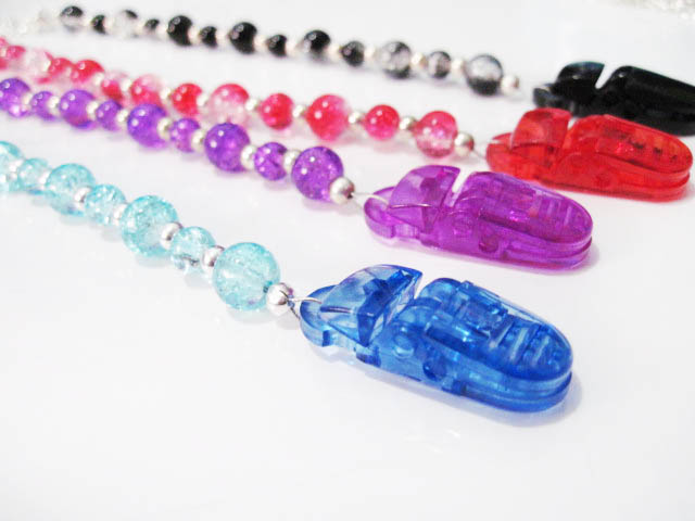 Beaded Pacifier Clip DIY tutorial