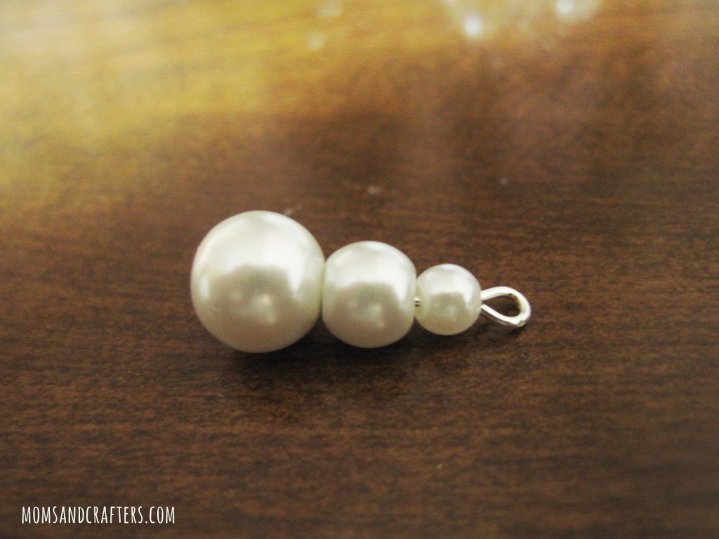 DIY Pearl snowman earrings