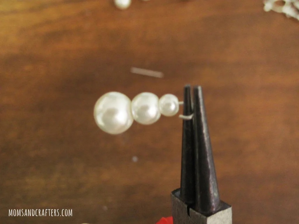 DIY Pearl snowman earrings
