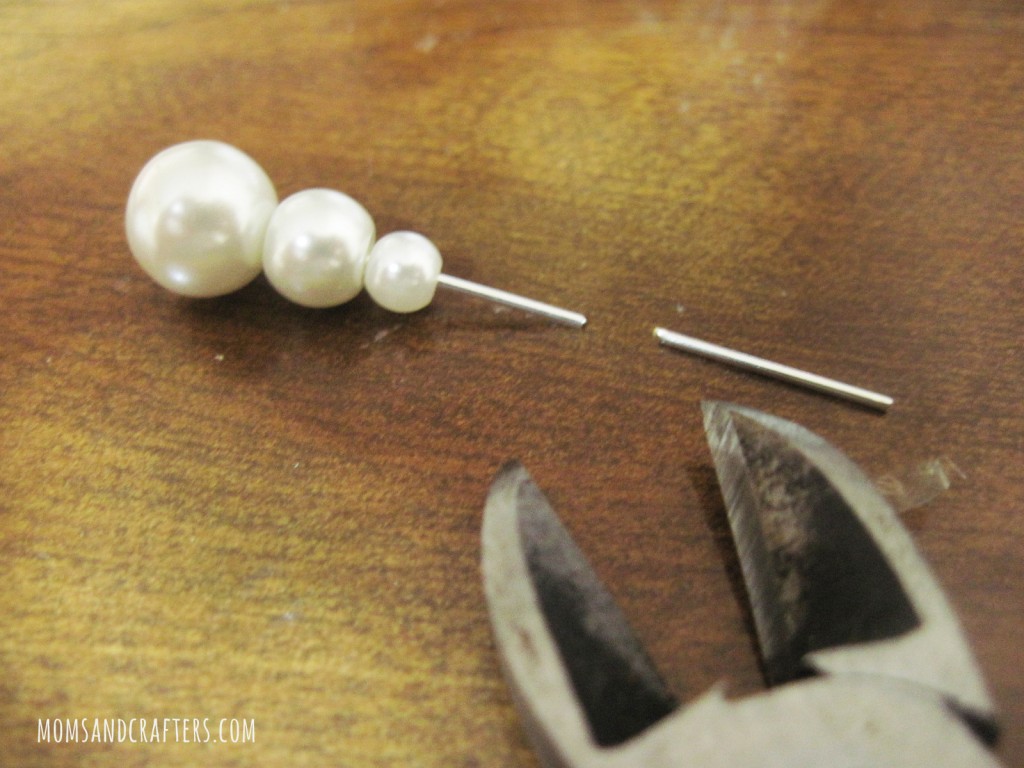 DIY Pearl snowman earrings