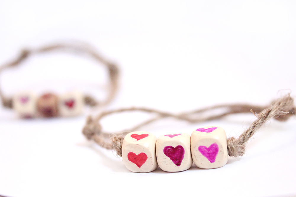 Heart Friendship Bracelets Tutorial * Moms and Crafters