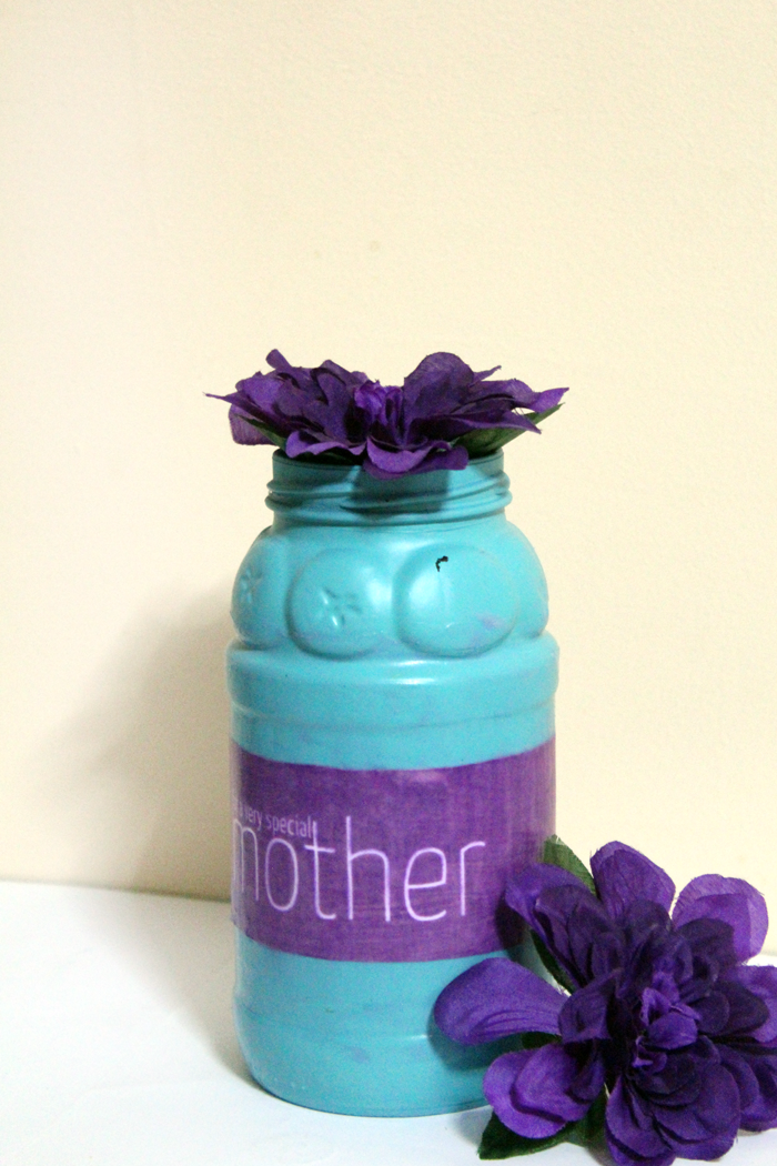 Make this beautiful Mother's Day Vase Craft for that special person in your life! You can also customize it for year round crafts and as a stunning DIY gift. 