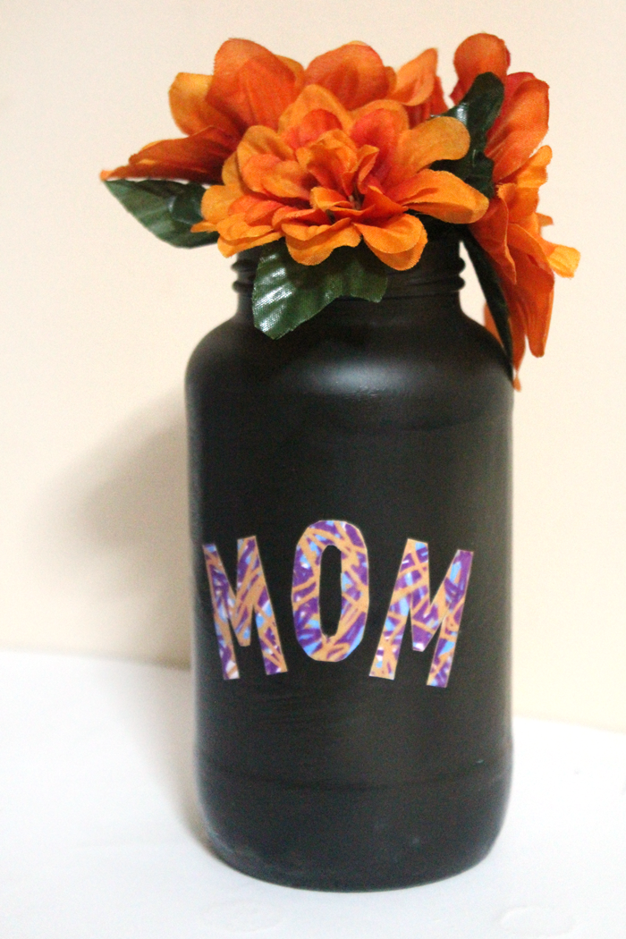 Make this beautiful Mother's Day Vase Craft for that special person in your life! You can also customize it for year round crafts and as a stunning DIY gift. 