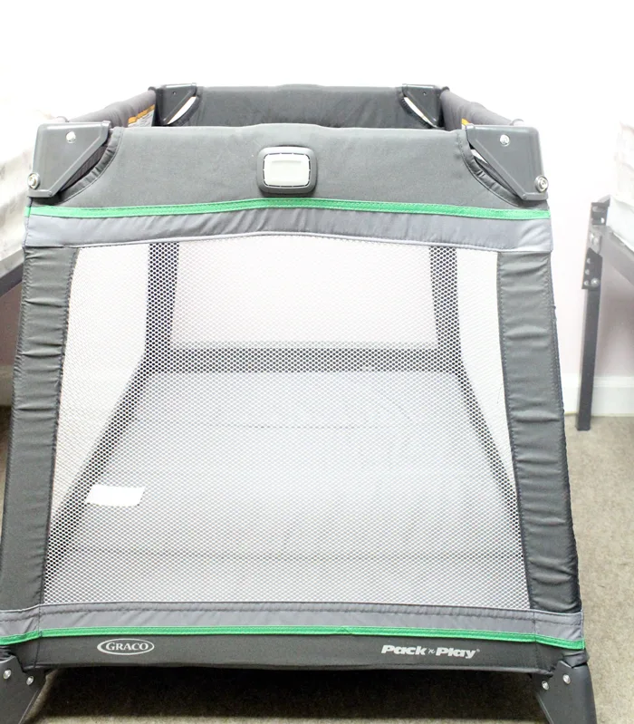 Be an informed buyer! An in-depth and thorough Graco Pack n Play Jetsetter review (new in 2015). Complete with photos and personal experiences.