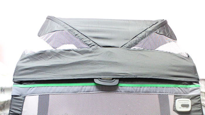 Be an informed buyer! An in-depth and thorough Graco Pack n Play Jetsetter review (new in 2015). Complete with photos and personal experiences.