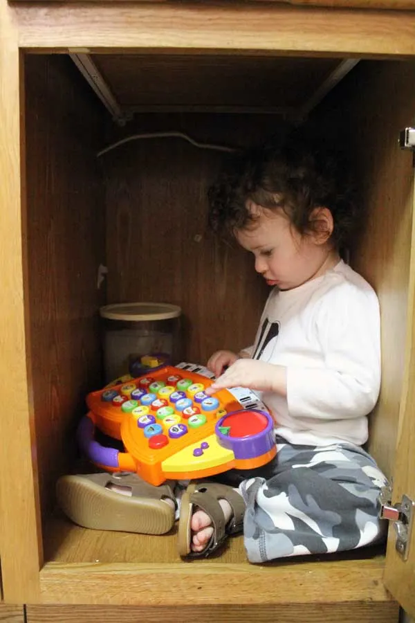how-to-discipline-a-toddler-cover-cabinet