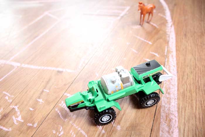 Children love to color with chalk! This indoor chalk activity will entertain children of all ages for hours...
