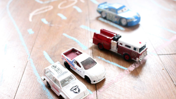 Children love to color with chalk! This indoor chalk activity will entertain children of all ages for hours...