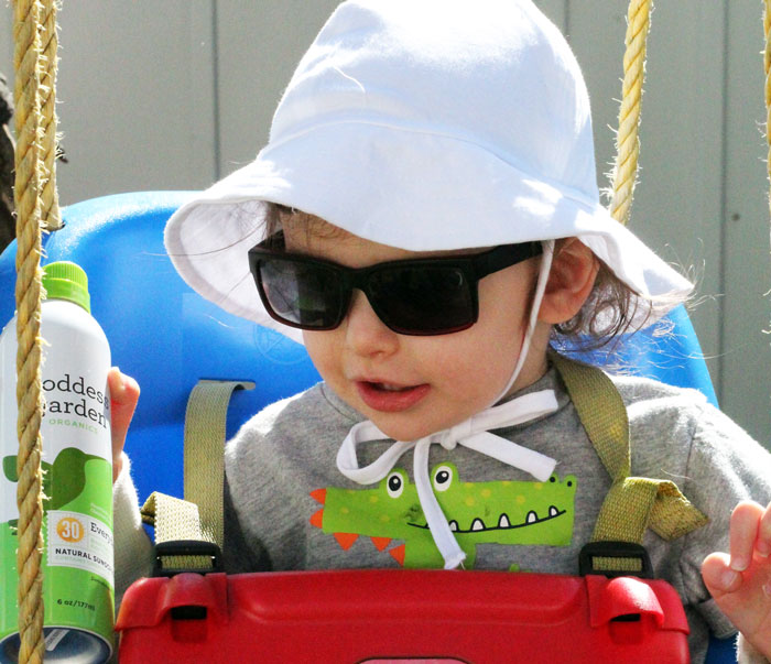 Playing outdoors is important, even in the summer month. Staying safe in the sun is equally important. These simple guidelines will make sure you play safe!