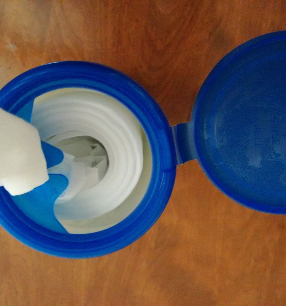 5 Tips for Dealing with Toddler Mess * Moms and Crafters