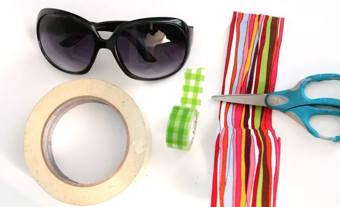 Decorate sunglasses to make a cheap, chic glam pair! This five minute craft is easy and inexpensive and a perfect craft for teens and tweens.