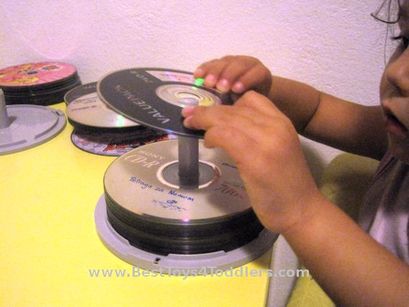 15 Amazing ways to recycle and craft with old CDs and DVDs! This is the best DIY CD upcycling craft list I've seen
