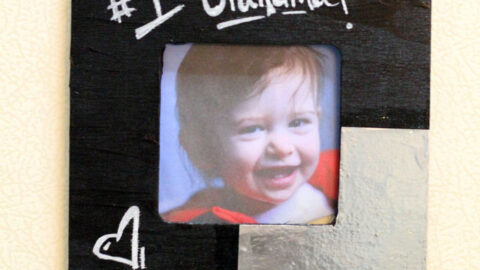 DIY Magnetic chalkboard picture frame