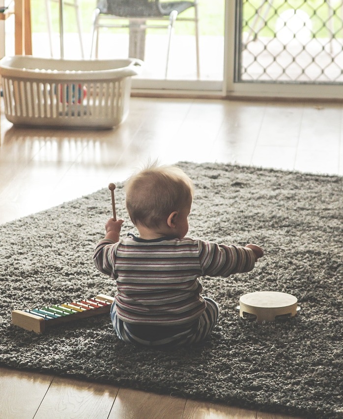 Indoor activities for active toddlers that will keep you sane during the winter or on rainy days! These fun ideas for entertaining toddlers are good for preschoolers as well.