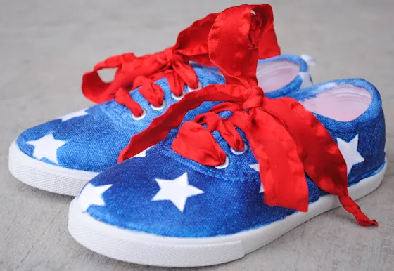 Looking to MAKE something to WEAR this July 4th? You're in the right place! These DIY patriotic clothes, Jewelry, and accessories are for everyone to wear from head to toe on Independence Day