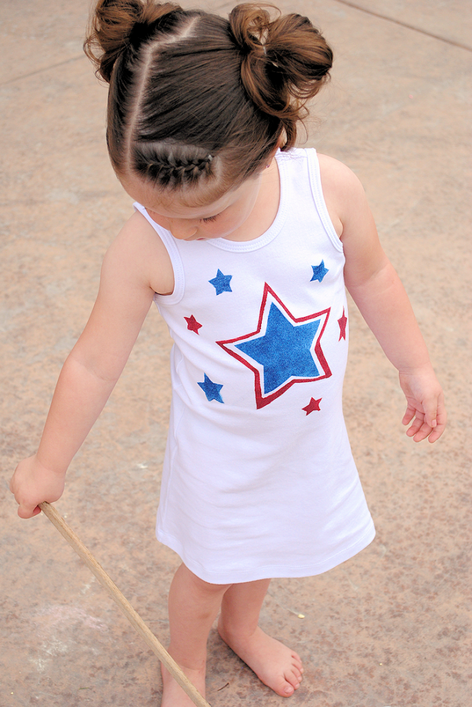 Looking to MAKE something to WEAR this July 4th? You're in the right place! These DIY patriotic clothes, Jewelry, and accessories are for everyone to wear from head to toe on Independence Day