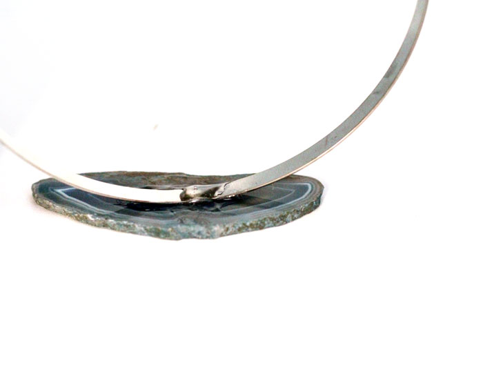 Isn't this wire wrapped headband stunning? And you can MAKE IT! It's such an awesome, professional craft to make to sell or as a DIY gift!