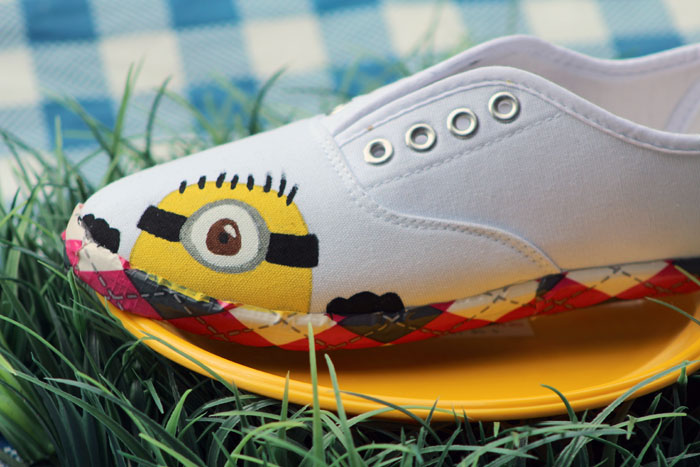 Make these adorable DIY Minion shoes by following these simple, step by step instructions. Such an adorable and fun minions craft for kids, moms, teens