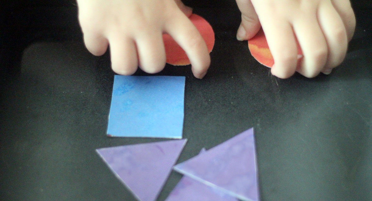 Make this super simple last minute travel toy for toddlers! It includes shape, color, and pattern play, plus a free printable to get you started!