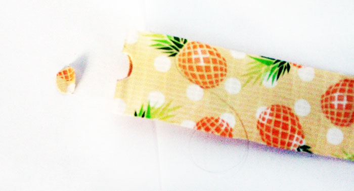 Make these bright and pretty DIY flexible rulers - a simple back to school craft for tweens and teens!