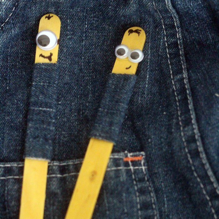Wow! You'll never want to throw out your kids old clothes again! This mother uses a single pair of old overalls in a baby size to make nine recycled denim crafts - and still had some left! Click for the DIY tutorials and to see how.