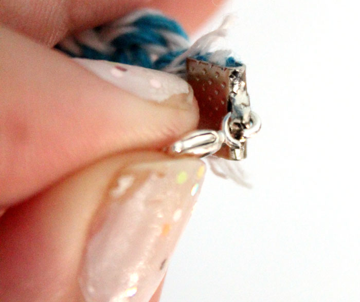 Make these adorable DIY braided friendship bracelet! A quirky jewelry making craft to learn some basic techniques.