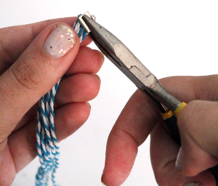Make these adorable DIY braided friendship bracelet! A quirky jewelry making craft to learn some basic techniques.