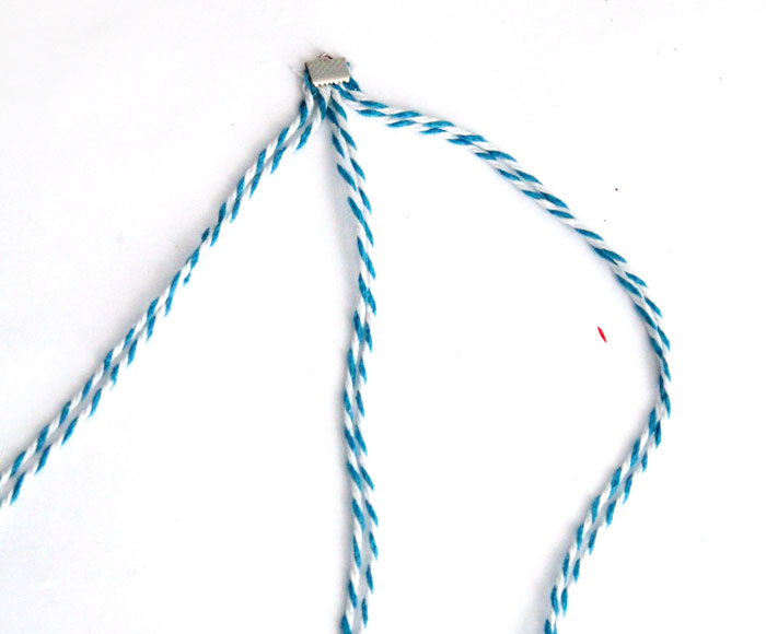 Make these adorable DIY braided friendship bracelet! A quirky jewelry making craft to learn some basic techniques.