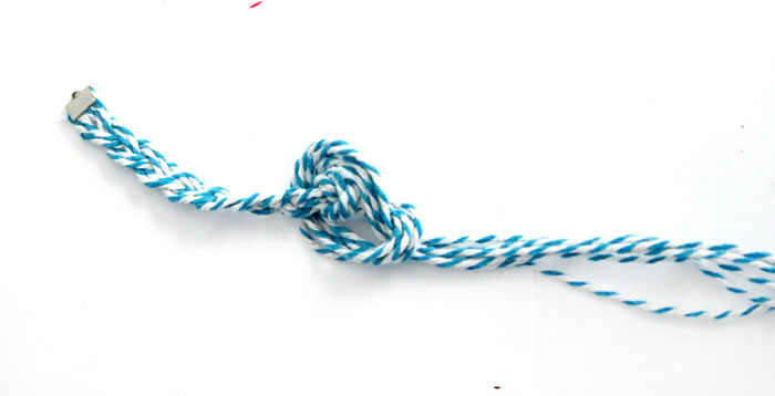 Make these adorable DIY braided friendship bracelet! A quirky jewelry making craft to learn some basic techniques.