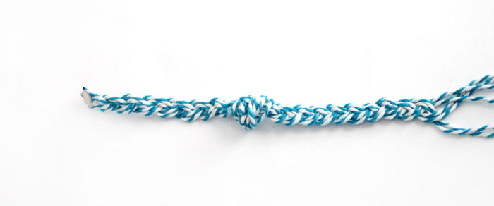 Make these adorable DIY braided friendship bracelet! A quirky jewelry making craft to learn some basic techniques.