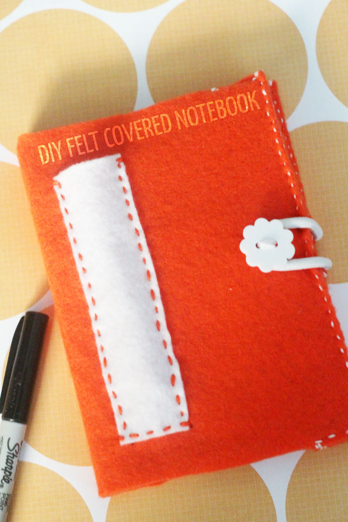 Make an adorable DIY felt covered notebook ! Such a great back to school craft for teens or tweens.