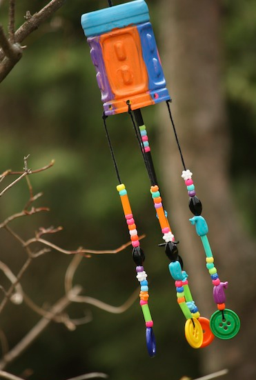 18 cool things to make with beads that are NOT jewelry! Some fun kids and teen crafts and DIY projects in here that are SO easy!