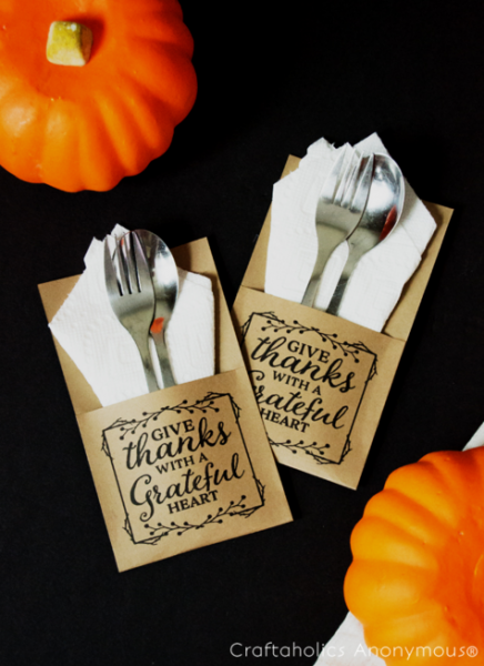 14 Beautiful + Free Thanksgiving Printables * Moms and Crafters