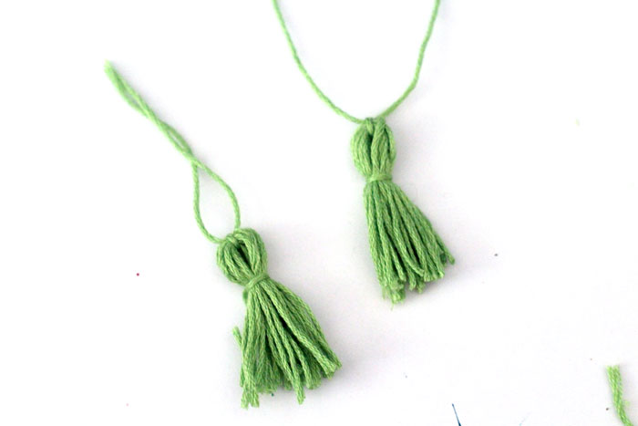 Small Thread Tassels for Earrings & More! * Moms and Crafters