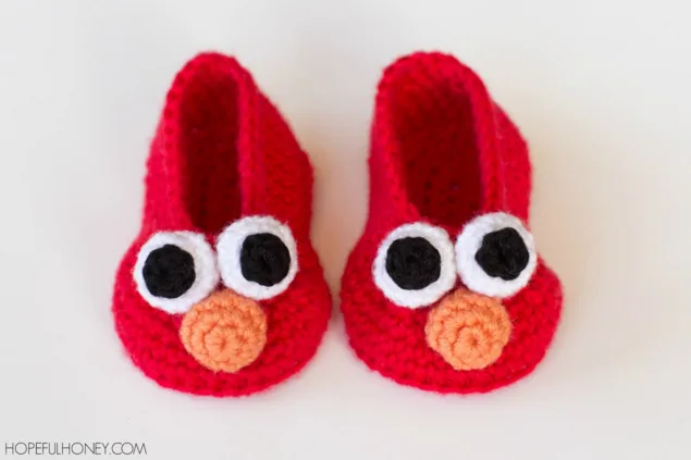Got a toddler who is obsessed with Elmo? These Elmo gift ideas include both DIY and buy options! 