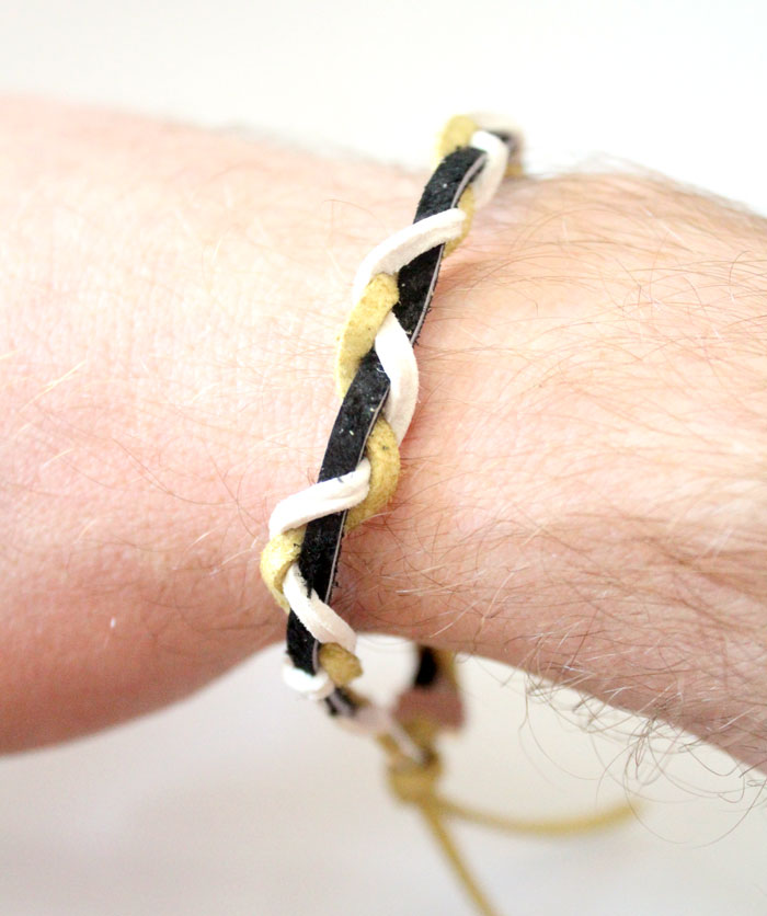 I love this braided leather bracelet - isn't it cool? It's a really cool craft for teen boys or girls, and also a great DIY gift idea for guys, or beginner jewelry making project.