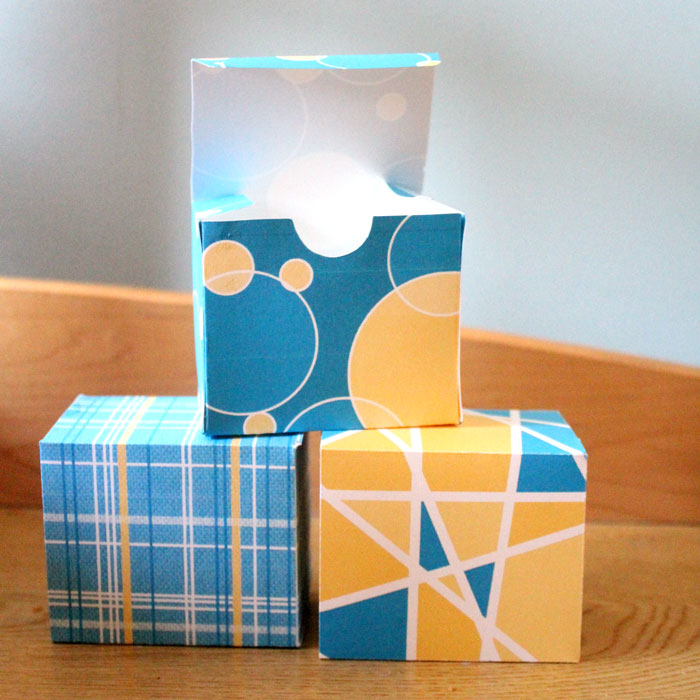 Download these FREE printable gift boxes for your holiday or year-round gift-giving needs! What a great, cheap, affordable gift idea. It's perfect for wrapping small presents, chocolates, treats, and jewelry, in an easy DIY way.