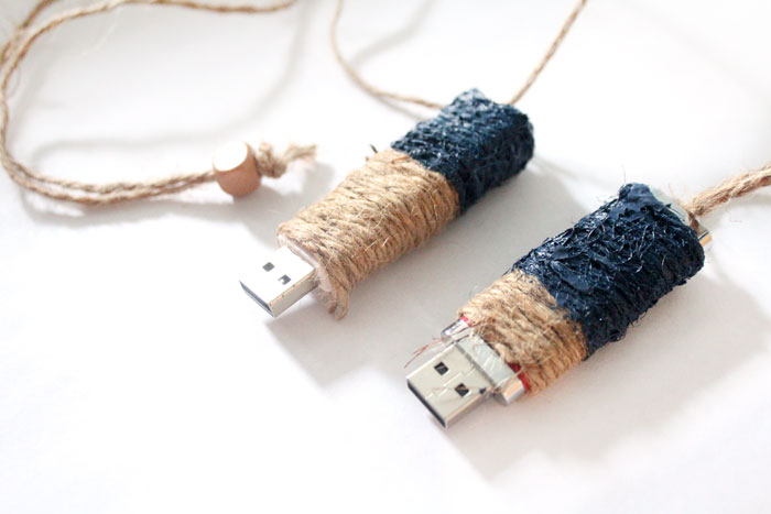 Make these super easy color blocked twine flash drives - what a great DIY gift idea for men!