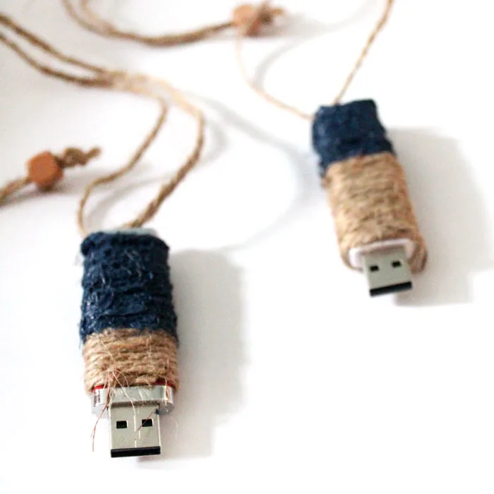 Make these super easy color blocked twine flash drives - what a great DIY gift idea for men!
