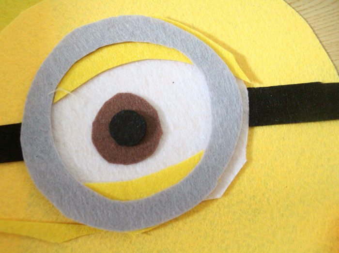 Make this fun felt minion pillow craft for your movie night! It's an adorable plush DIY minion that's easy to make and fun to cuddle!