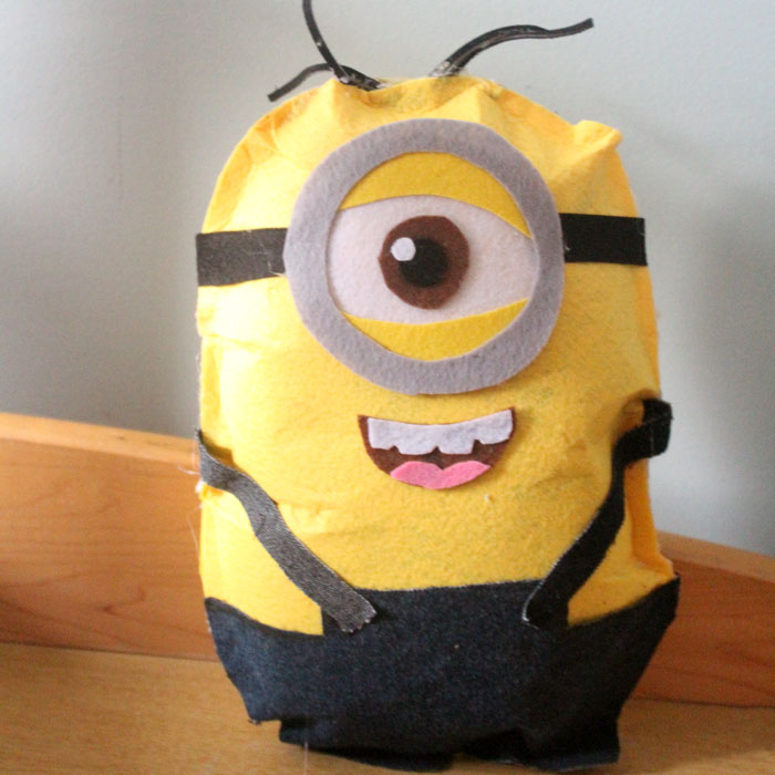 DIY felt minion pillow craft (no sew)