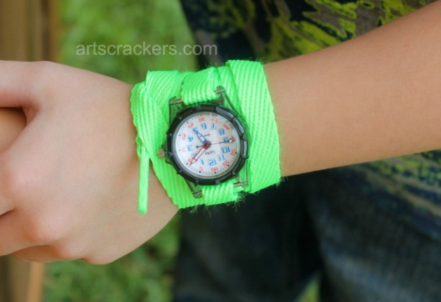 Looking for cool DIY bracelets to make? Try these 25 cool, unusual and totally awesome arm candy jewelry making tutorials! Features crafts for kids, tweens, teens, and adults.