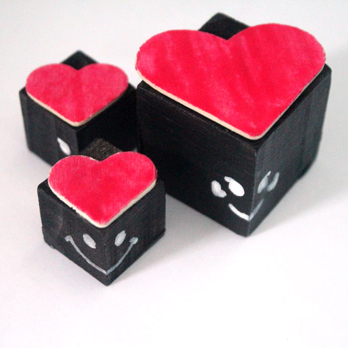 Make this adorable love bug valentine's day craft for kids! These lovebug blocks are so friendly and fun to play with - and they're easy to make too!