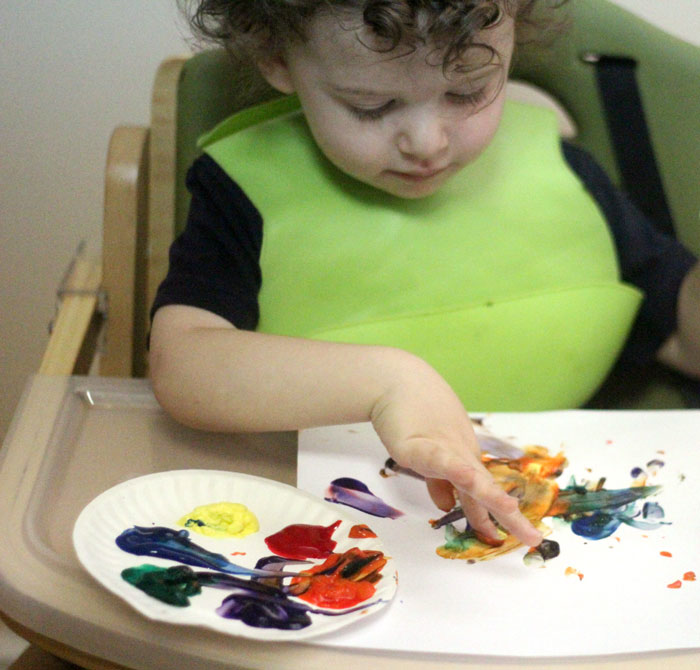 Do you let your toddler get messy? Parenting toddlers can be tough: here's why you should allow your toddler to make a mess!