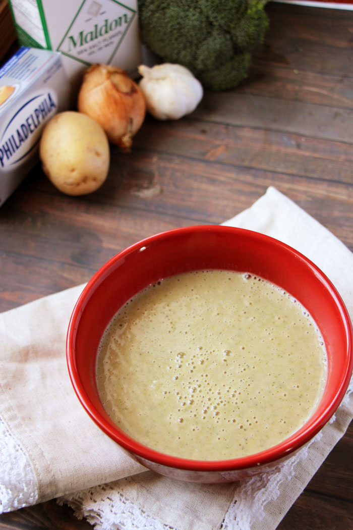 Make this delicious, easy and hearty creamy broccoli soup recipe. It's a perfect easy dinner idea - it has in it vegetables, proteins, and carbs to fill in. And it's so tasty and kid-friendly too.