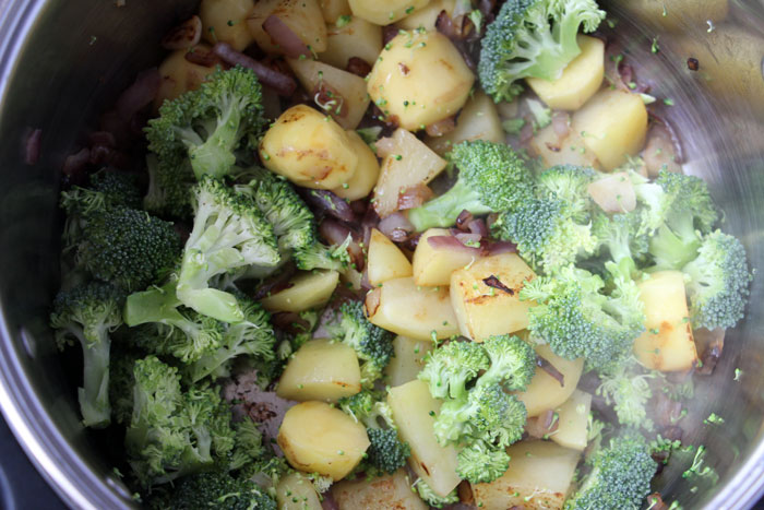 Make this delicious, easy and hearty creamy broccoli soup recipe. It's a perfect easy dinner idea - it has in it vegetables, proteins, and carbs to fill in. And it's so tasty and kid-friendly too.