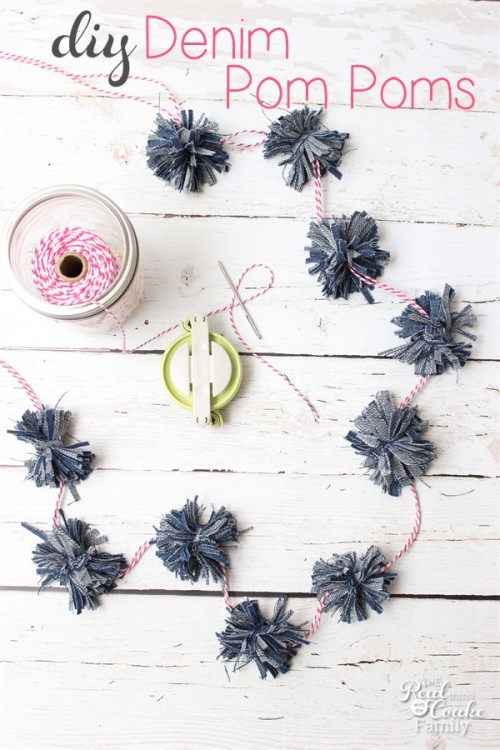 Make super easy crafts from old jeans! These 16 recycled denim crafts and DIY ideas are perfect for upcycling and repurposing old clothing. They make great teen crafts too :)
